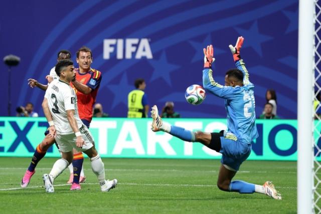 2026羽毛球世锦赛:中国组合刘圣书/谭宁挺进女双决赛